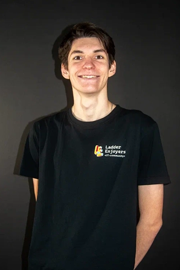 Волков Максим